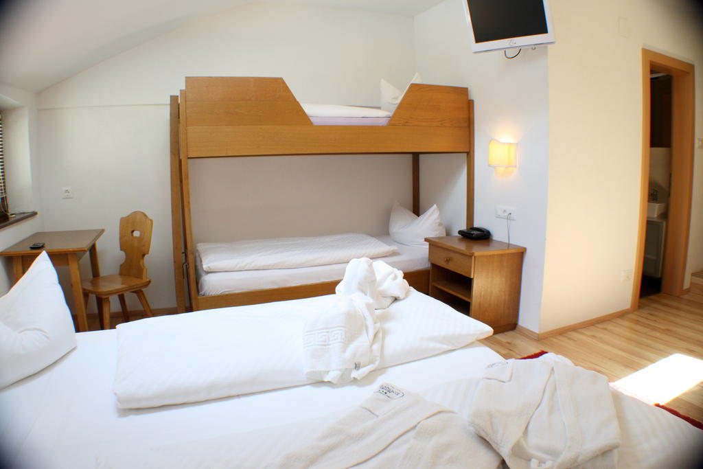 Hotel Etschquelle Reschen Rum bild