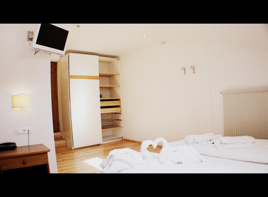 Hotel Etschquelle Reschen Rum bild